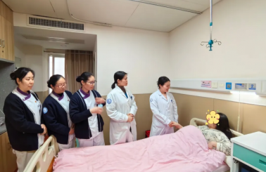 人生初见 | 为她点赞！45岁高龄产妇在我院再次顺产宝宝
